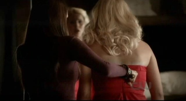 The Vampire Diaries S3x09 - Rebekkah is daggered