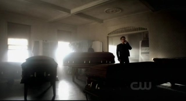 The Vampire Diaries S3x09 - The coffins come home