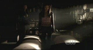 The Vampire Diaries S3x12 - Bonnie and Elena talk coffins