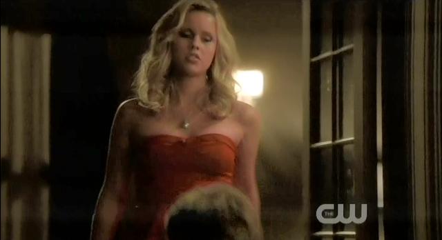 The Vampire Diaries S3x13 Rebekah stabs Klaus