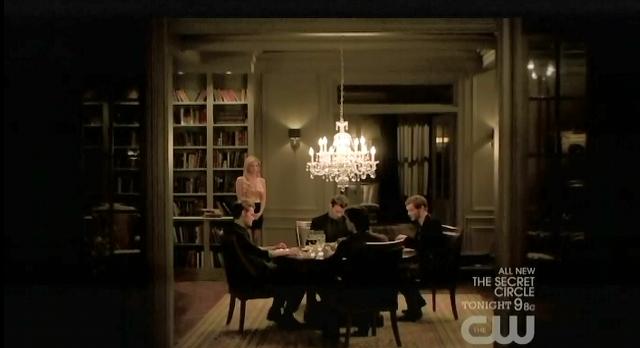 The Vampire Diaries S3x13 Salvatore brothers dine with Klaus and Elijah