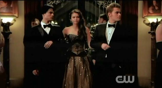 The Vampire Diaries S3x14 Elena walks arm in arm with Salvatore brothers