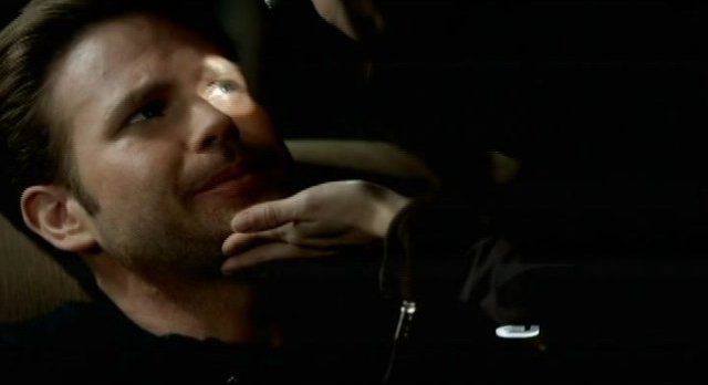 The Vampire Diaries S3x15 - Meredith examines Alaric