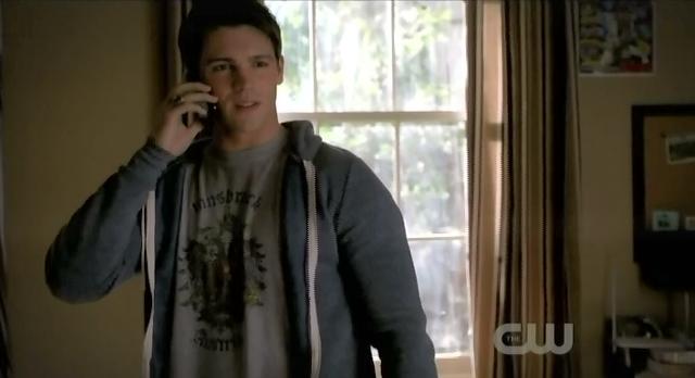 The Vampire Diaries S03x17 Jeremy talks to Elena