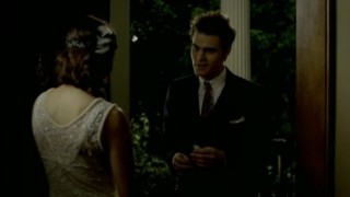 The Vampire Diaries S3x20 - Stefan picks Elena up to go to the dance