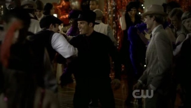 The Vampire Diaries 3x20 - Tyler shows up at the party