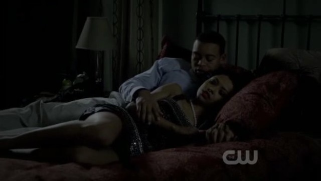 The Vampire Diaries 3x20 - Bonnie and Jamie cuddling in bed