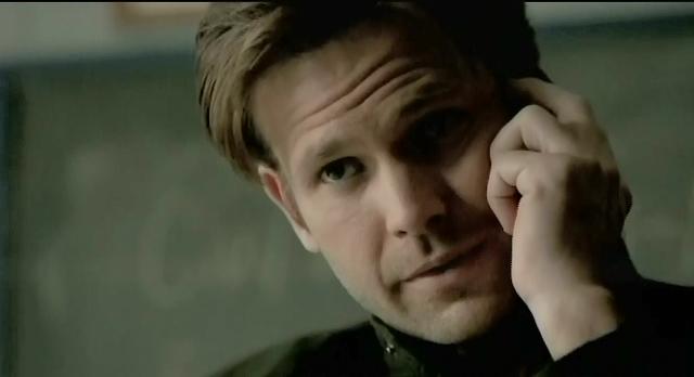 The Vampire Diaries S3x21 Alaric on the phone with Elena