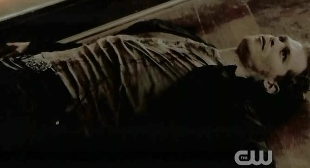 The Vampire Diaries S3x21 Stefan killed Klaus