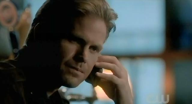 The Vampire Diaries S3x22 Jeremy calling Alaric teliing him where Klaus' body is