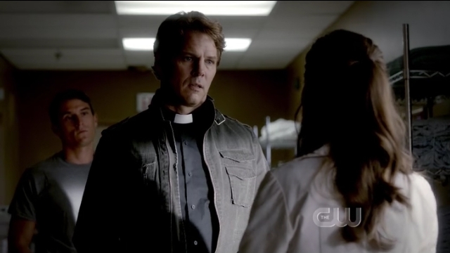 The Vampire Diaries S4x01 - Pastor Young vising Doctor Fel very annoying