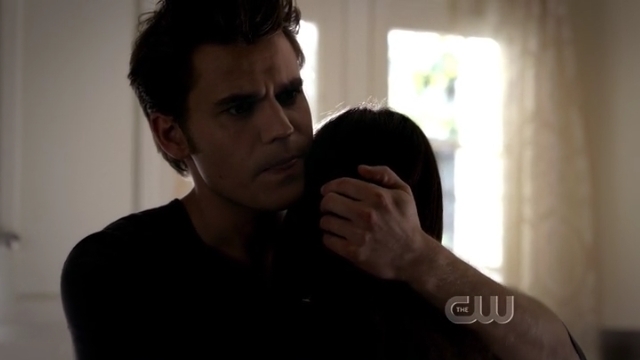 The Vampire Diaries S4x01 - Stephan hugging Elena