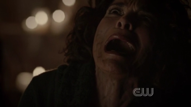 The Vampire Diaries S4x01 - Sheila is cursed or something more weird