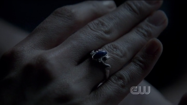 The Vampire Diaries S4x01 - Elena walking under the sun ring