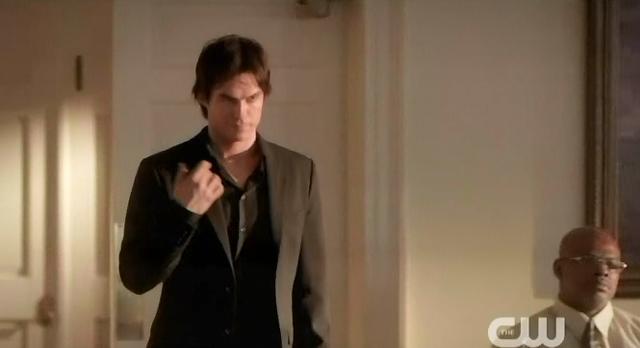 The Vampire Diaries S4 x 2 Damon making Sign of The Cross