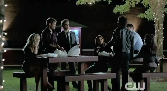 The Vampire Diaries S4 x 2 Everyone getting together for a memorial