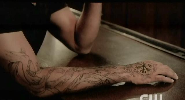 The Vampire Diaries S4 x 2 The vampire hunter's tattoo