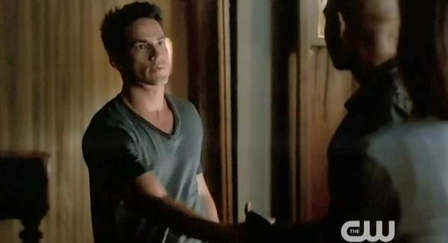 The Vampire Diaries S4 x 2 Tyler and the new vampire hunter