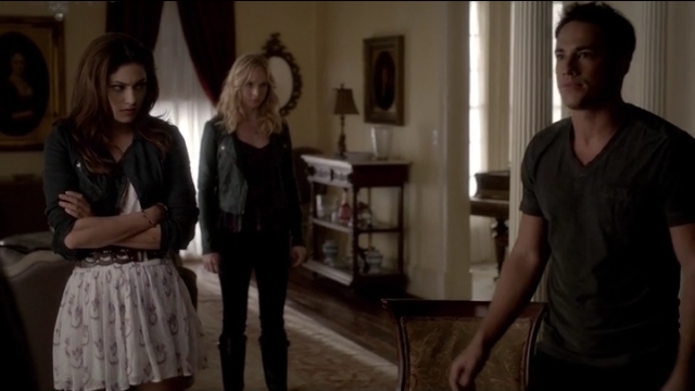 The Vampire Diaries S4x05 - Ty and Hayley on a sire bond talk with Dean