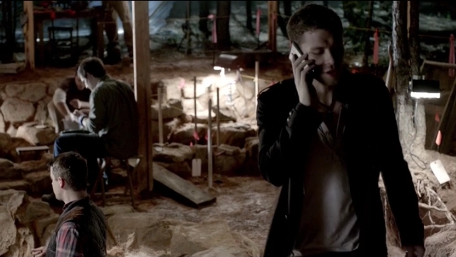 The Vampire Diaries S4x05 - Klaus on the phone from Italy