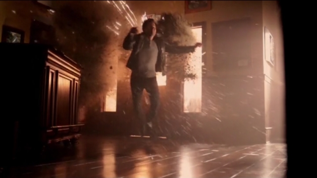 The Vampire Diaries S4x05 - Explosion makes Dean fly