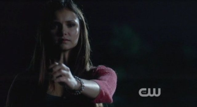 The Vampire Diaries S4x06 - Elena drops her ring of the bridge