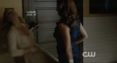 The Vampire Diaries S4x09 - Haley breaks Carolines neck