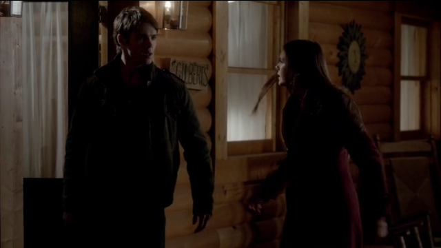 The Vampire Diaries S4x11 - Jer and Elena getting in the Gilbert house