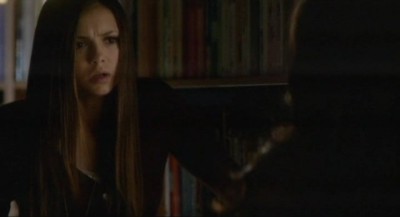 The Vampire Diaries S4x10 - Elena wakes up in the Mystic Falls High School library