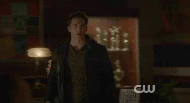 The Vampire Diaries S4x10 - Tyler is battling with himself