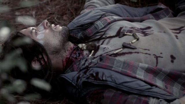 The Vampire Diaries S4x14 - Massak dead body