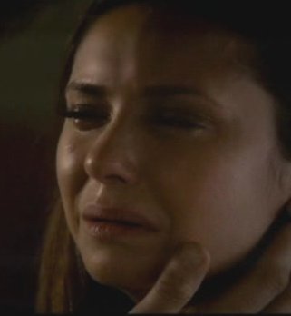 The Vampire Diaries S4x16 - Elena crying in promo lead in