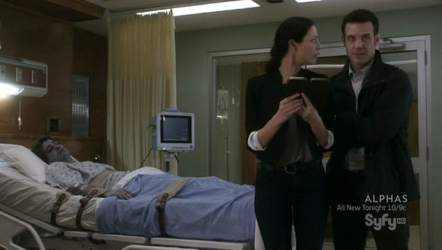Warehouse 13 S3x10 - In hospital with Kevin