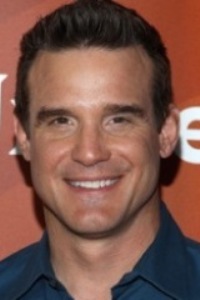 Click to visit and follow Eddie McClintock on Twitter!