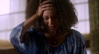 Warehouse 13 S4x01 - Leena is in tears after the death of Mrs Fredericks