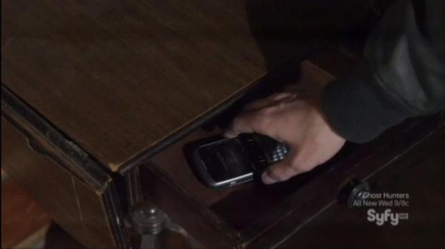 Warehouse 13 S4X07 Jinx finds phone