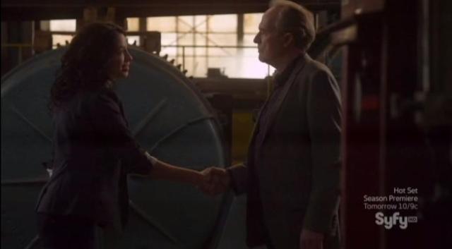 Warehouse 13 S4X08 Myka distracts Siskel