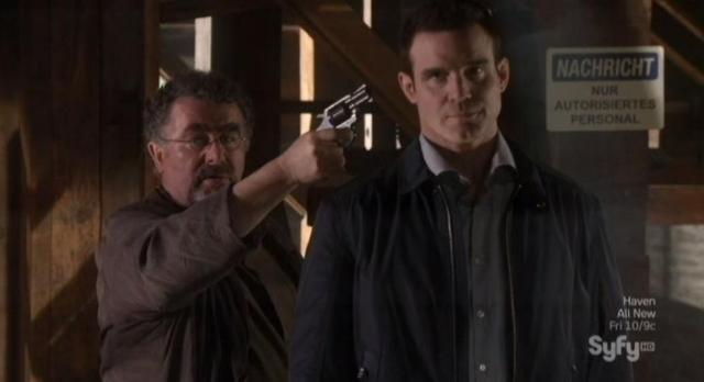 Warehouse 13 S4X10 Arties gun